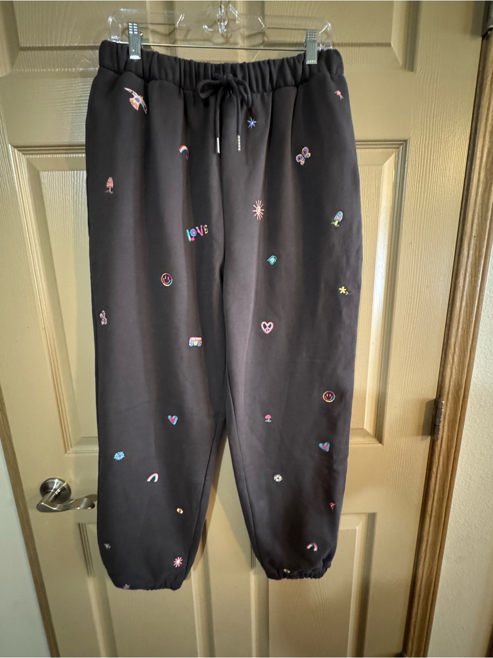 NWT - NATURAL LIFE Fave Little Things Embroidered Jogger Pants (Large)
